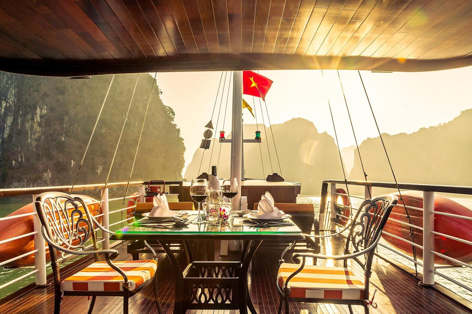 Emeraude Classic Cruises Ha Long Eksteriør billede